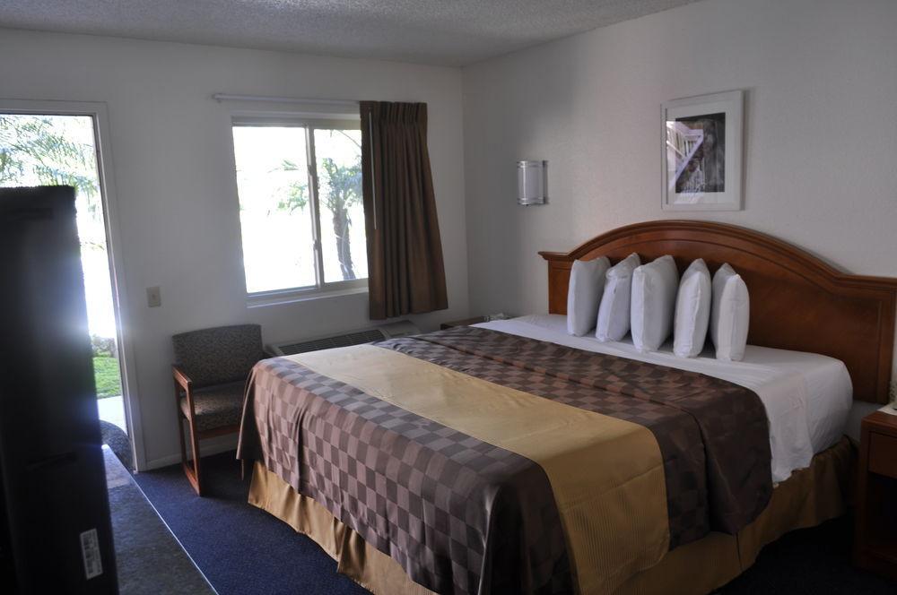 Pacific Inn Motel เวนทูรา ภายนอก รูปภาพ